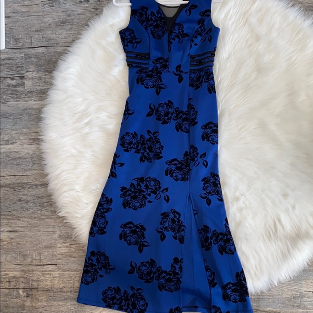 Enfocus Studio Blue Dress with Black Floral Size 6